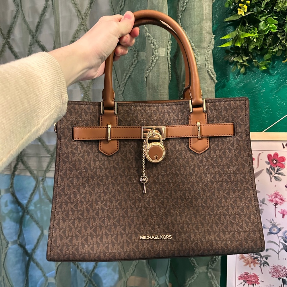 Satchel/Crossbody - Picture 3 of 7